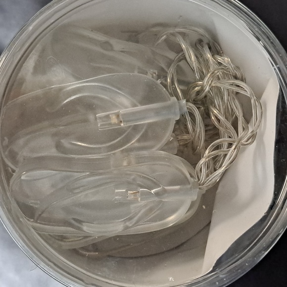 LAVA Battery-Operated Color Changing LED String Lights (Sandal shaped) - Picture 4 of 7